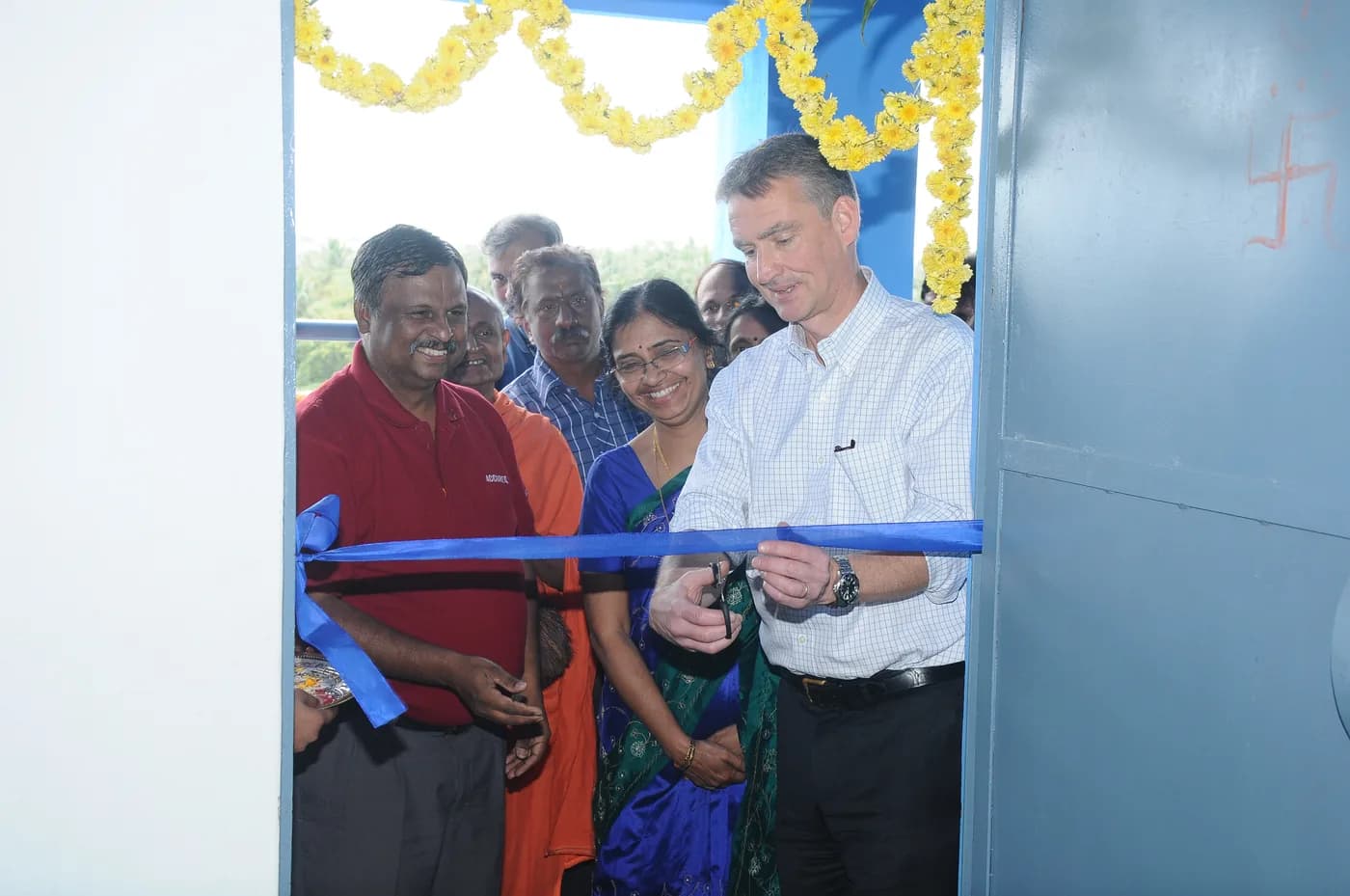 Robert Gothner inaugurating the library